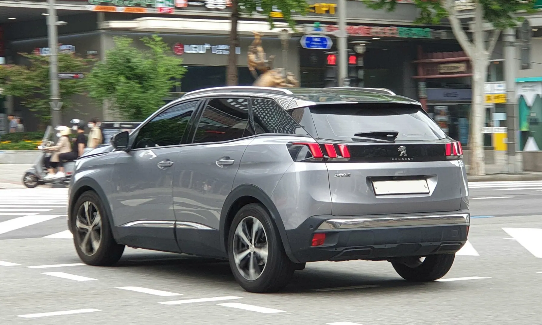 Peugeot 3008 для трансфера RentPlace